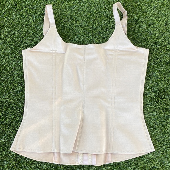 Shapewear - Picture 2 of 13